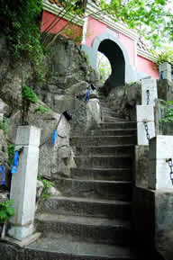 独秀峰登山道